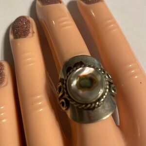 Ring with opalescent look stone rope design double banded silver colored, sz-7